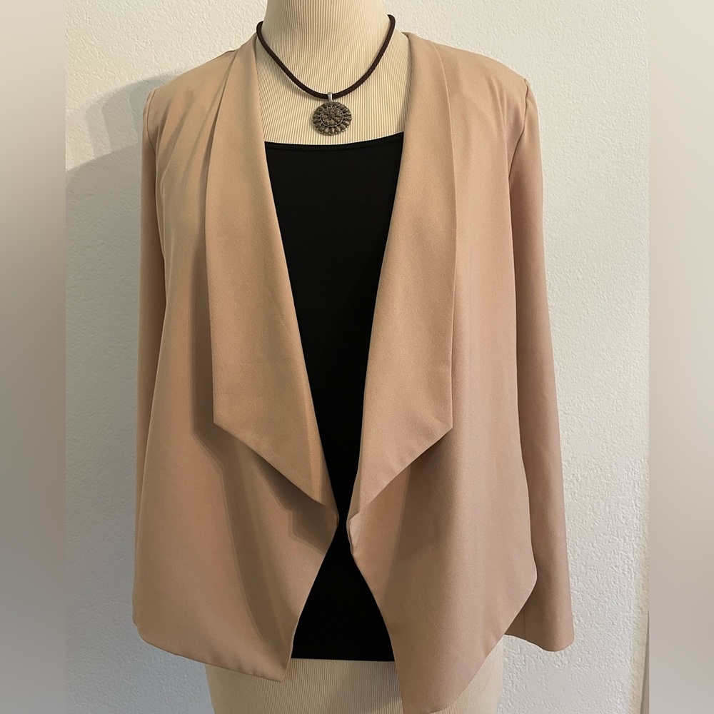 Women’s blazer with pockets size small